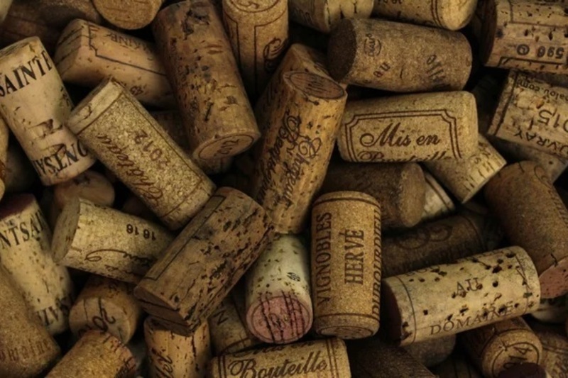 イタリアバックヴィンテージワインと現行ヴィンテージの比較　ビオンディ・サンティ07、アイスーマ98、アマローネ68