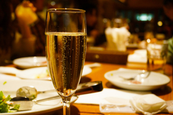＼お鍋とワイン？／東京赤坂で一風かわったワインイベント発見。グルマン＆ノムリエの会に潜入！（ワインイベント参加者レポート）