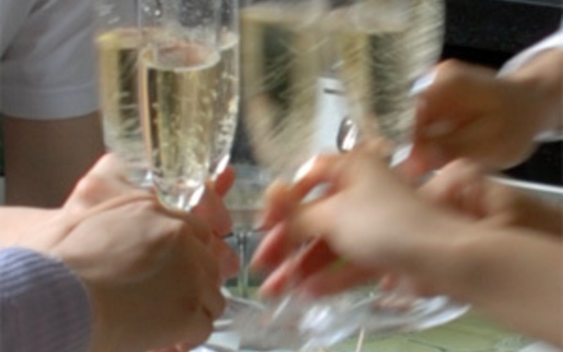 ワインを持ってＬｅｔ’ｓ　Ｐａｒｔｙ♬