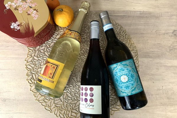 クリスマスからお正月まで活躍する、年末の“万能ワイン”の選び方