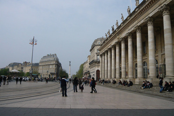 ボルドーって、どんな街？