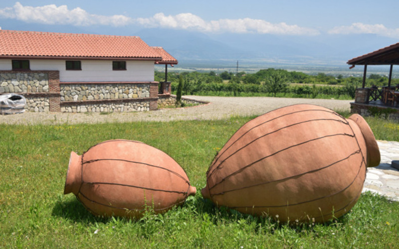 ユネスコの無形文化遺産登録　クヴェヴリ（甕）で造るジョージアワイン