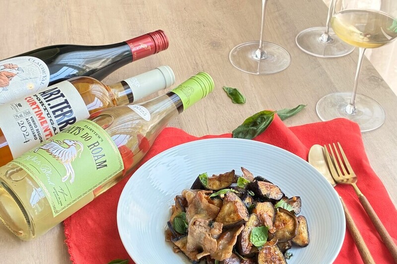 『茄子のバジル炒め』とワインを本気で検証。豚肉？ナンプラー？ひと工夫で相性がここまで変わった！