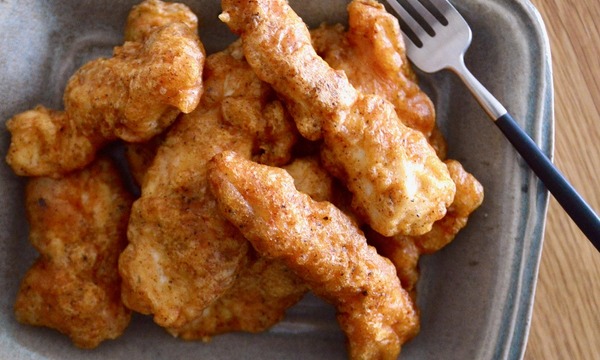 鶏胸肉のスパイスゆかりフリッター
