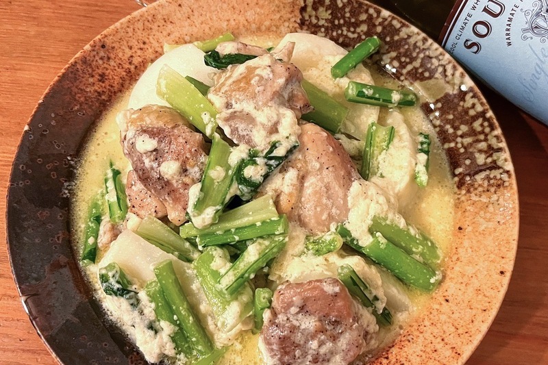 カブと鶏肉のシュクメルリ風