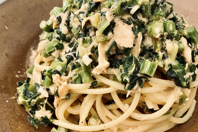 ツナとセリと春菊のコチュジャンクリームスパゲッティ
