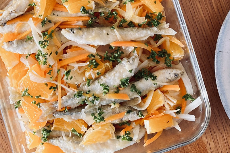 ワカサギとウドとデコポンのエスカベッシュ
