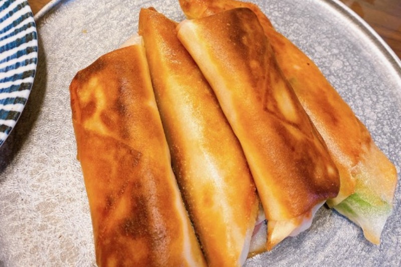 トマトとバジルの春巻き