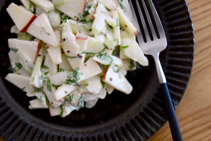 リンゴとセロリのマスタードサラダ
