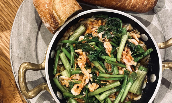 生桜海老とセリのアヒージョ