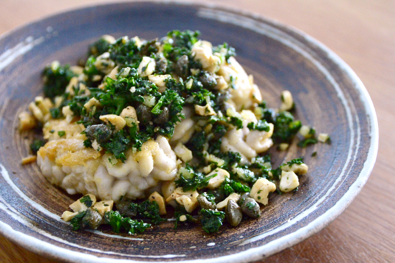 白子のソテー　ケッパーとナッツとパセリ添え