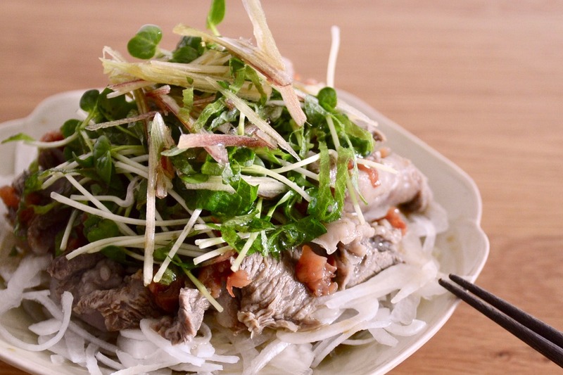 牛すじと新玉ねぎの梅ポン酢がけ
