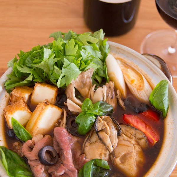 牡蠣と牛肉のイタリア風赤味噌鍋
