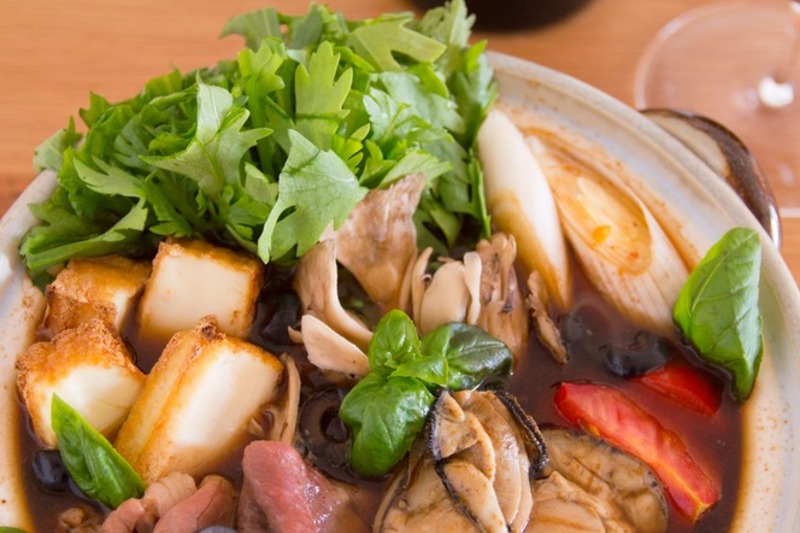 牡蠣と牛肉のイタリア風赤味噌鍋
