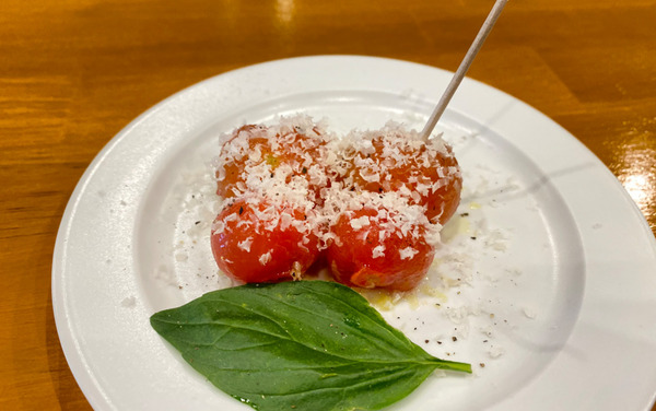 トマトのマリネ　パルミジャーノ・レッジャーノ