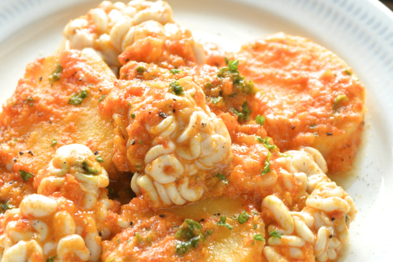 タラの白子とじゃがいものトマトソース蒸し
