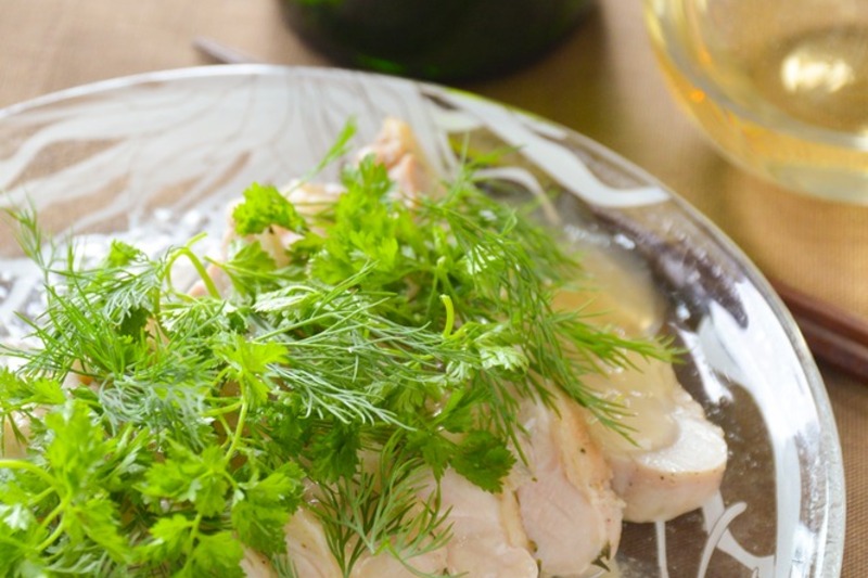 鶏の冷製ハーブ蒸し
