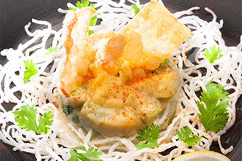 【少々夏バテ…　食欲よみがえりレシピ！】いろいろ野菜とエビ×アボカドのピリ辛マヨ和えエスニック風