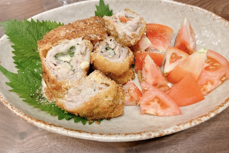 トマトと豚バラ肉のチーズフライ