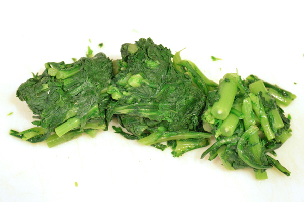 チキンソテー 春菊ジェノベーゼ添え ワインのおつまみペアリングレシピ