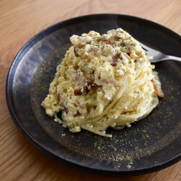 豆腐と山椒のカルボナーラ ワインのおつまみペアリングレシピ