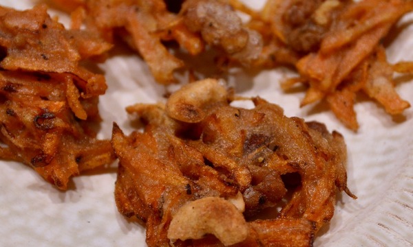 人参とナッツのスパイシーかき揚げ
