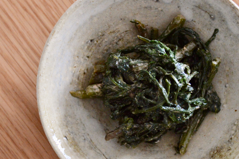 春菊のピーナッツ和え