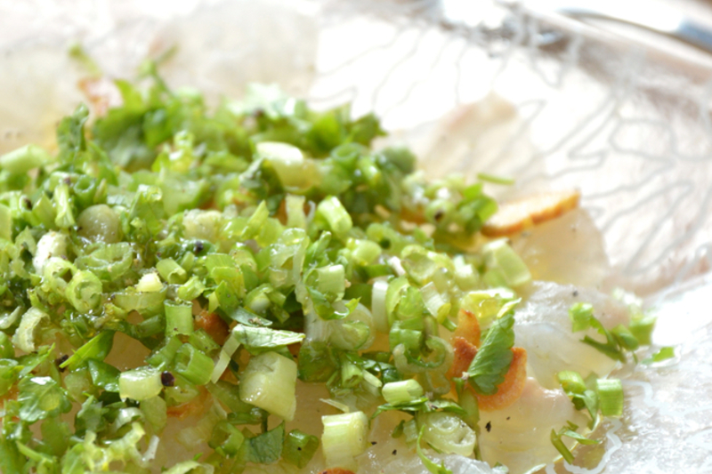 ヒラメとセリのカルパッチョ