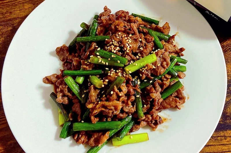 牛肉とニンニクの芽のオイスターソース炒め