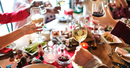 ワインと楽しむ！　クリスマスにおすすめのメイン料理【2025】