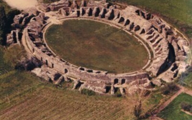 ローマ帝国時代の円形劇場が残る産地