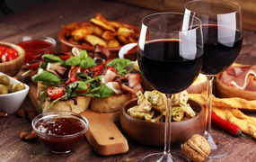 郷土料理とワインで楽しむイタリアン！