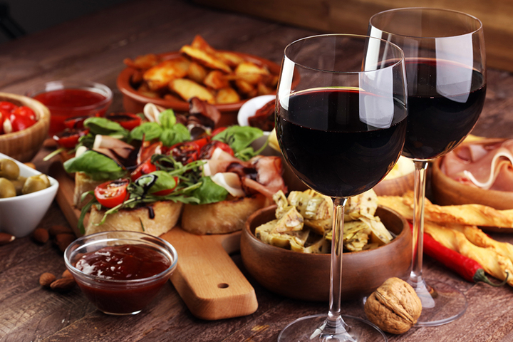 郷土料理とワインで楽しむイタリアン！