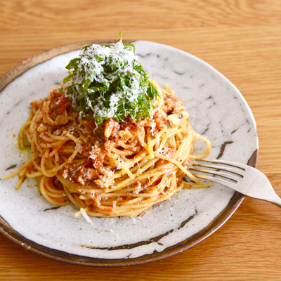 鯖味噌缶とトマトのパスタ