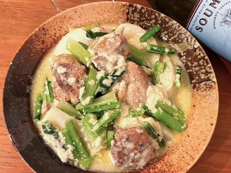 カブと鶏肉のシュクメルリ風