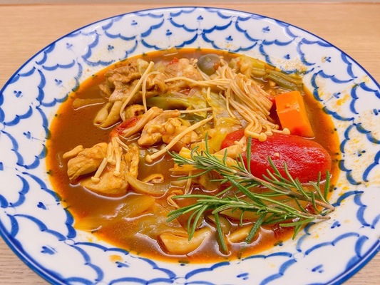 鶏肉のトマトカレースープ