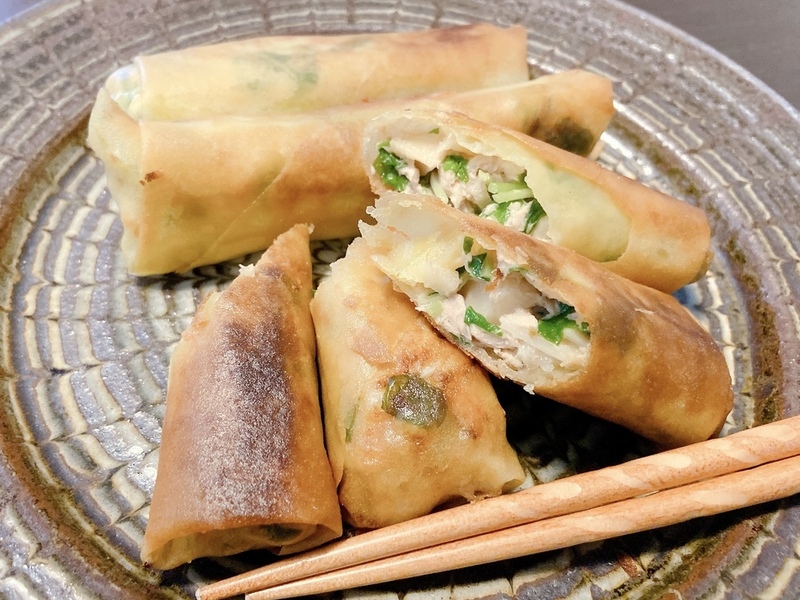 タケノコと豆苗とツナの揚げ春巻き
