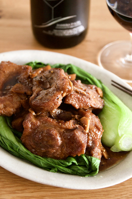 豚肉の中華風醤油煮込み